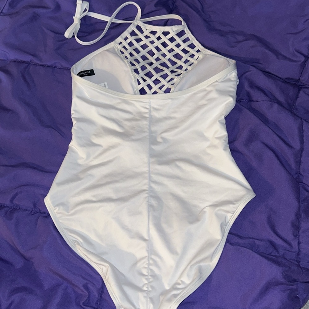 FLASH SALE Kenneth Cole NY swimsuit - Picture 6 of 7